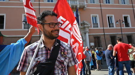 Ex Farmografica, trattative in stallo, piazza in fermento. Il 18 giugno politici, istituzioni locali, sindacati e lavoratori in presidio a Bologna
