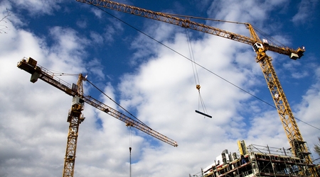 Caldo estremo nei cantieri.&nbsp;Feneal Uil, Fillea Cgil e Filca Cisl: &ldquo;Il risultato ottenuto, con l&rsquo;ordinanza regionale, va fatto rispettare in tutta la provincia di Ravenna&rdquo;